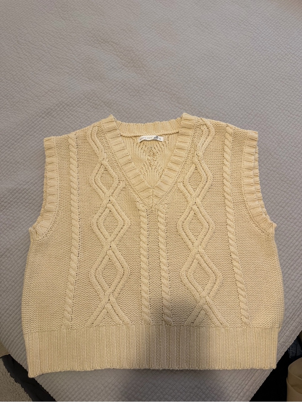 Cable Knit V-Neck Sleeveless Sweater Vest - Cream